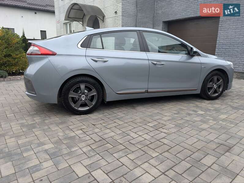Хэтчбек Hyundai Ioniq 2016 в Виннице фото 10 Хэтчбек Hyundai Ioniq 2016 в Виннице