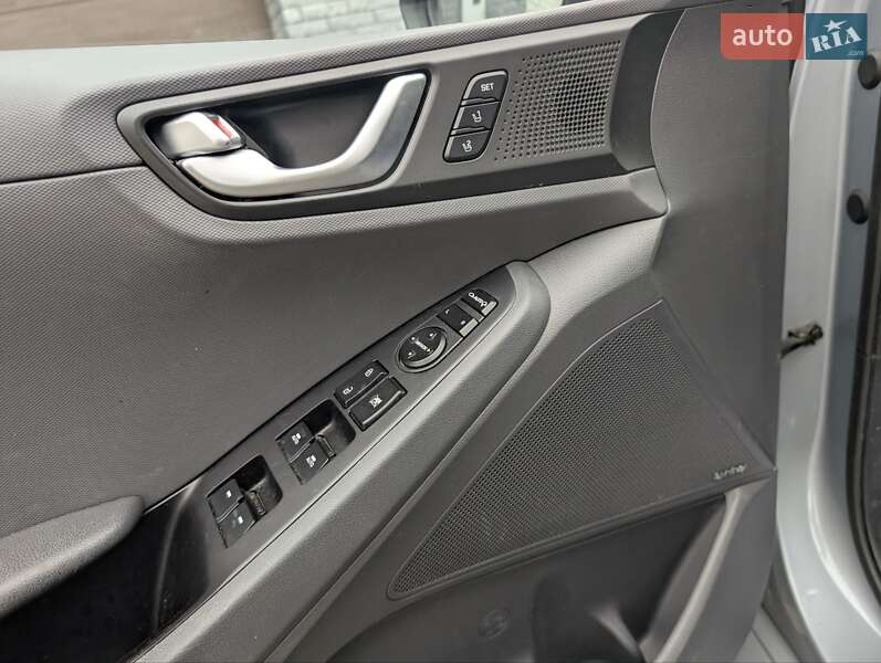 Хэтчбек Hyundai Ioniq 2016 в Виннице фото 18 Хэтчбек Hyundai Ioniq 2016 в Виннице