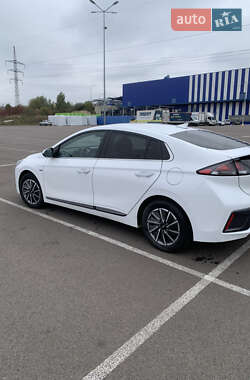 Лифтбек Hyundai Ioniq 2020 в 