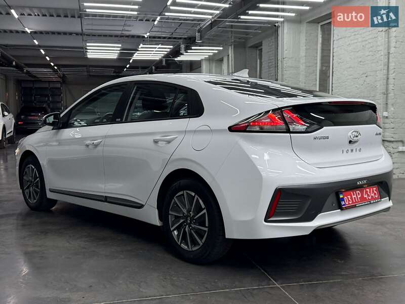 Лифтбек Hyundai Ioniq 2021 в Луцке