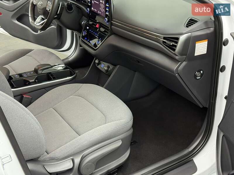 Лифтбек Hyundai Ioniq 2021 в Луцке