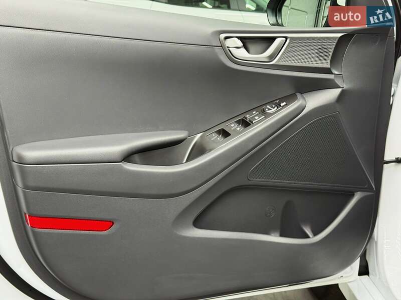 Лифтбек Hyundai Ioniq 2021 в Луцке