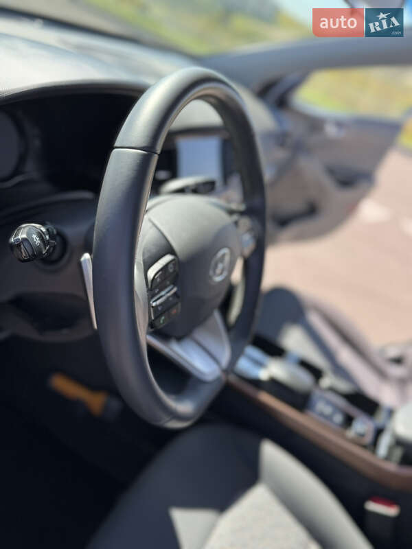 Хетчбек Hyundai Ioniq 2016 в Рівному