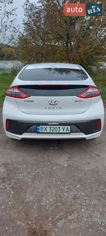 Хетчбек Hyundai Ioniq 2016 в Хмельницькому