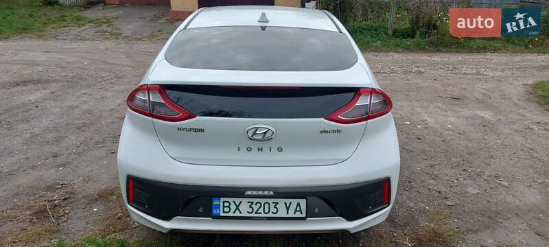 Хетчбек Hyundai Ioniq 2016 в Хмельницькому
