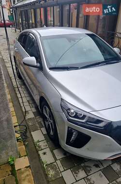 Хэтчбек Hyundai Ioniq 2018 в 