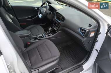 Хетчбек Hyundai Ioniq 2017 в 