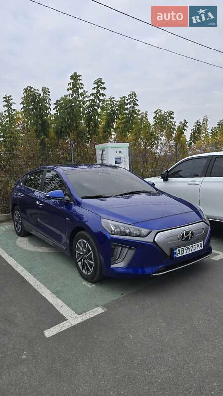 Хэтчбек Hyundai Ioniq 2019 в 