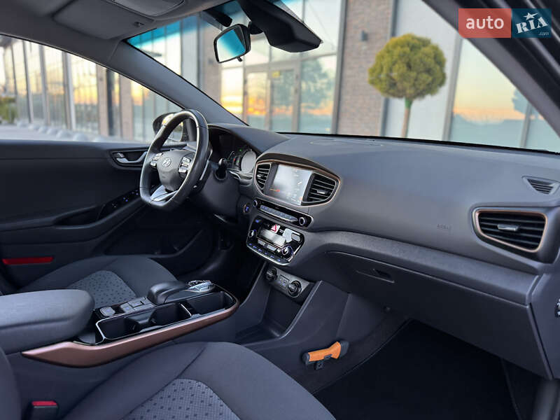 Хэтчбек Hyundai Ioniq 2018 в Тернополе