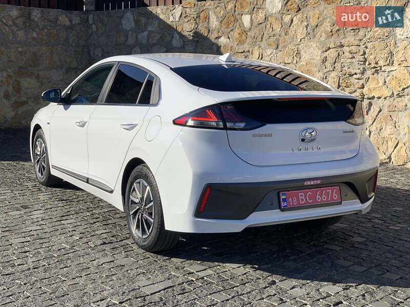 Лифтбек Hyundai Ioniq 2021 в Ровно