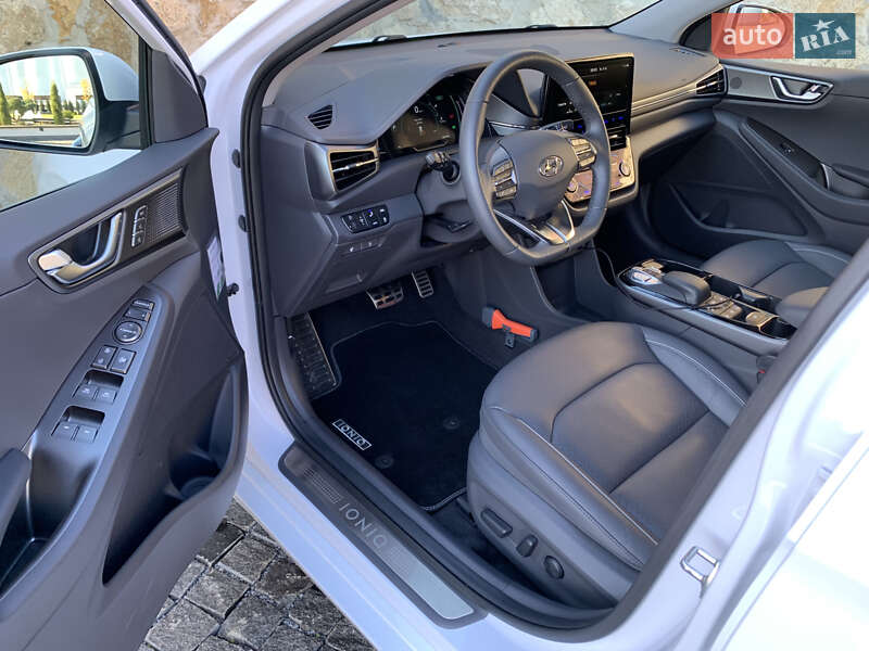 Лифтбек Hyundai Ioniq 2021 в Ровно