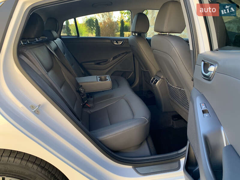 Лифтбек Hyundai Ioniq 2021 в Ровно