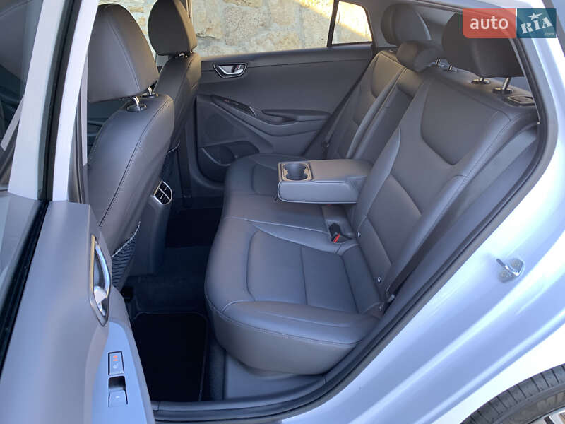 Лифтбек Hyundai Ioniq 2021 в Ровно