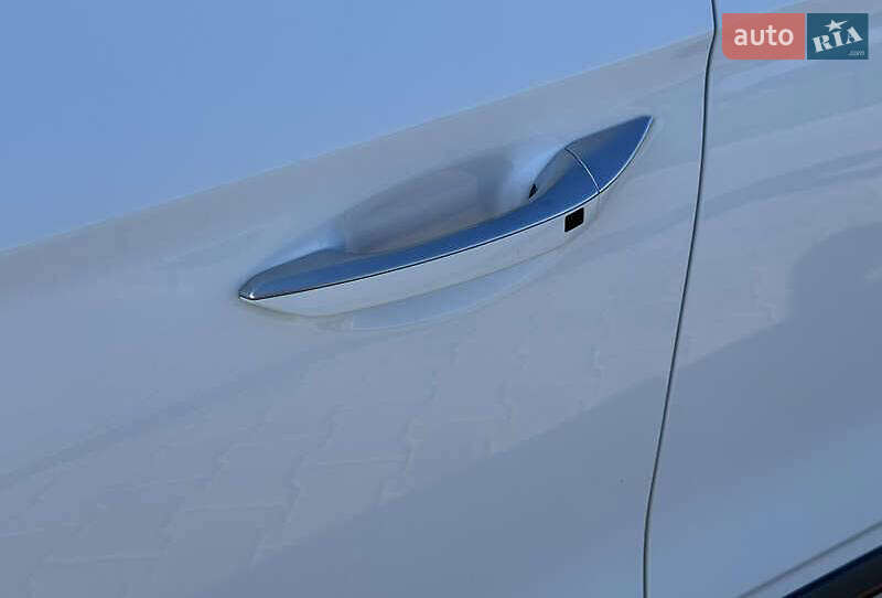 Лифтбек Hyundai Ioniq 2019 в Березовке фото 7 Лифтбек Hyundai Ioniq 2019 в Березовке