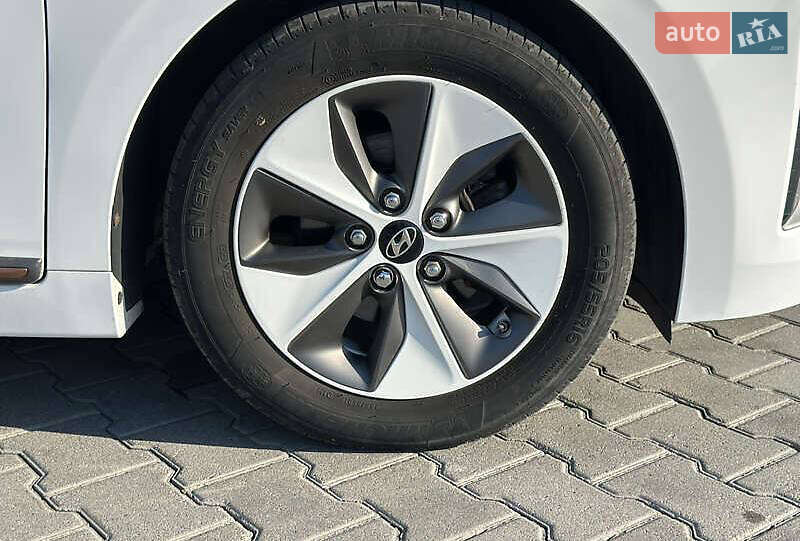 Лифтбек Hyundai Ioniq 2019 в Березовке фото 6 Лифтбек Hyundai Ioniq 2019 в Березовке