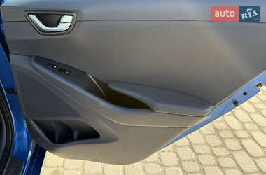 Хэтчбек Hyundai Ioniq 2018 в 