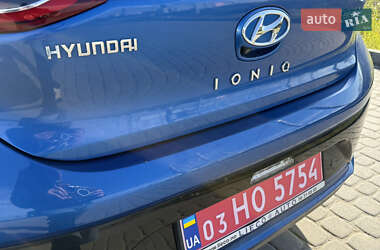 Хэтчбек Hyundai Ioniq 2018 в 