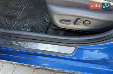 Хэтчбек Hyundai Ioniq 2018 в 