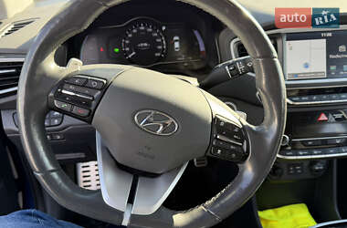 Хэтчбек Hyundai Ioniq 2018 в 