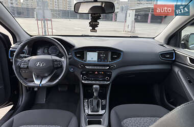 Хэтчбек Hyundai Ioniq 2018 в 