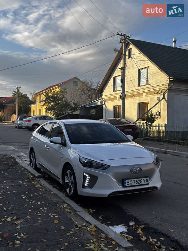 Хэтчбек Hyundai Ioniq 2017 в Тернополе