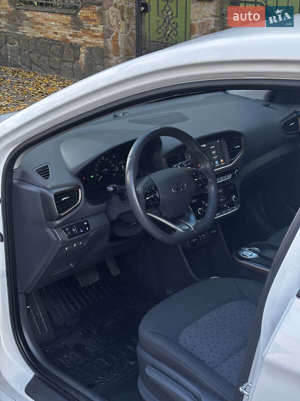 Хэтчбек Hyundai Ioniq 2017 в Тернополе