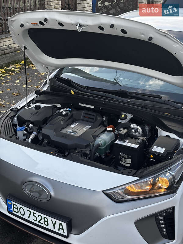 Хэтчбек Hyundai Ioniq 2017 в Тернополе