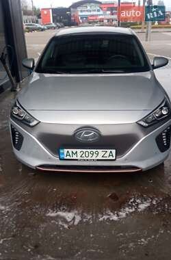 Хэтчбек Hyundai Ioniq 2018 в 