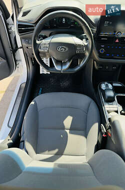 Лифтбек Hyundai Ioniq 2020 в 