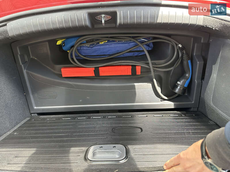 Лифтбек Hyundai Ioniq 2019 в Одессе фото 16 Лифтбек Hyundai Ioniq 2019 в Одессе
