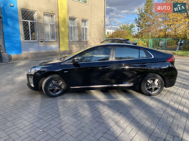Хэтчбек Hyundai Ioniq 2016 в Виннице фото 4 Хэтчбек Hyundai Ioniq 2016 в Виннице