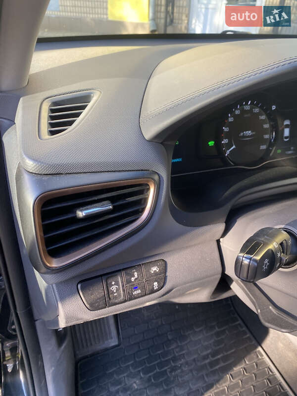 Хэтчбек Hyundai Ioniq 2016 в Виннице фото 11 Хэтчбек Hyundai Ioniq 2016 в Виннице