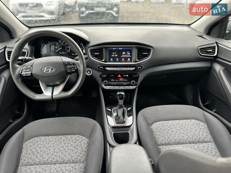 Хэтчбек Hyundai Ioniq 2018 в Ровно фото 7 Хэтчбек Hyundai Ioniq 2018 в Ровно