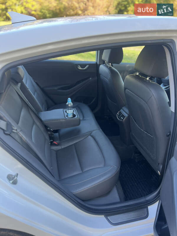 Хэтчбек Hyundai Ioniq 2017 в Кривом Роге