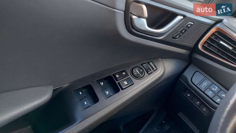 Хэтчбек Hyundai Ioniq 2016 в Умани