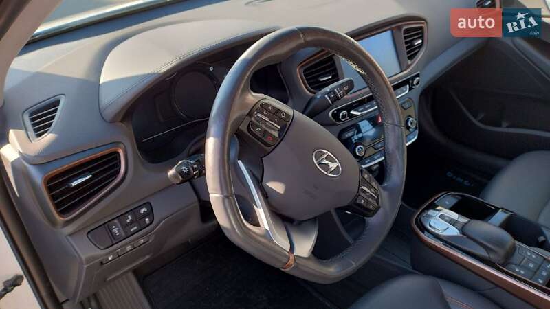 Хэтчбек Hyundai Ioniq 2016 в Умани