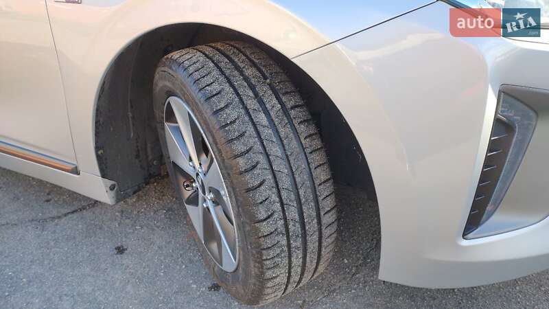 Хэтчбек Hyundai Ioniq 2016 в Умани