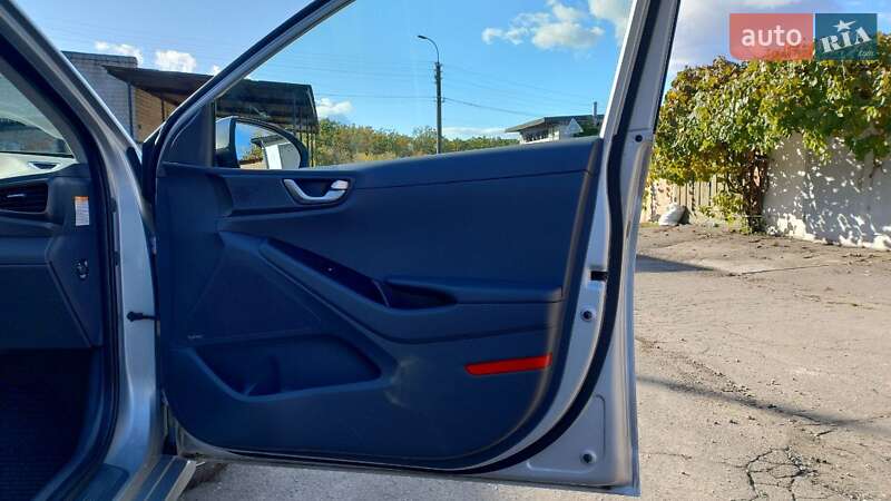 Хэтчбек Hyundai Ioniq 2016 в Умани