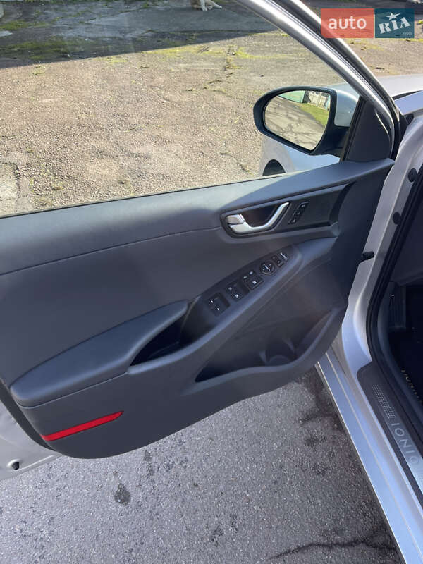 Хэтчбек Hyundai Ioniq 2018 в Житомире