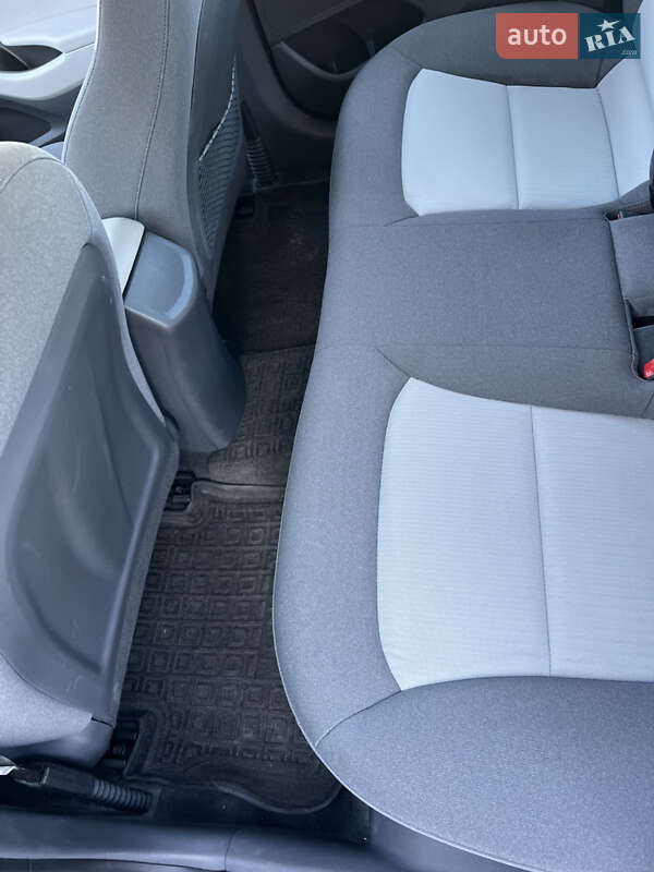 Хэтчбек Hyundai Ioniq 2019 в Виннице фото 23 Хэтчбек Hyundai Ioniq 2019 в Виннице