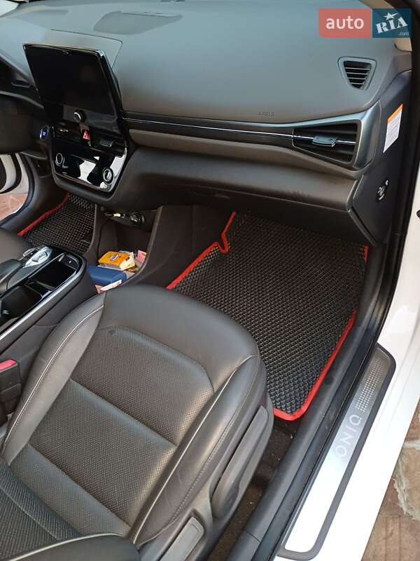 Ліфтбек Hyundai Ioniq 2021 в Києві фото 4 Ліфтбек Hyundai Ioniq 2021 в Києві