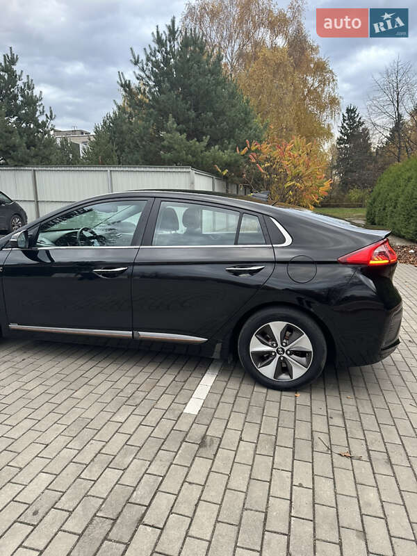 Хэтчбек Hyundai Ioniq 2017 в Луцке фото 5 Хэтчбек Hyundai Ioniq 2017 в Луцке