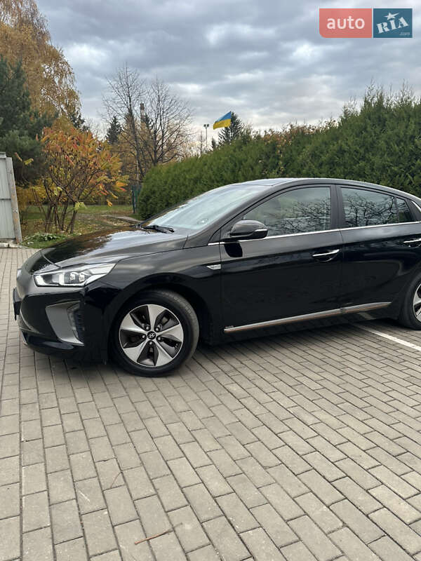 Хэтчбек Hyundai Ioniq 2017 в Луцке фото 3 Хэтчбек Hyundai Ioniq 2017 в Луцке