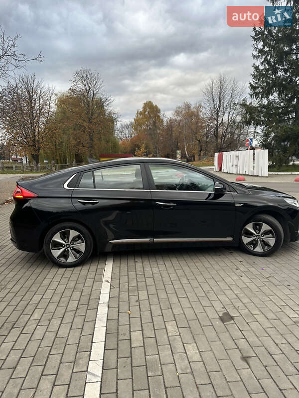 Хэтчбек Hyundai Ioniq 2017 в Луцке фото 12 Хэтчбек Hyundai Ioniq 2017 в Луцке