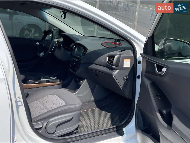 Хетчбек Hyundai Ioniq 2019 в Києві фото 11 Хетчбек Hyundai Ioniq 2019 в Києві