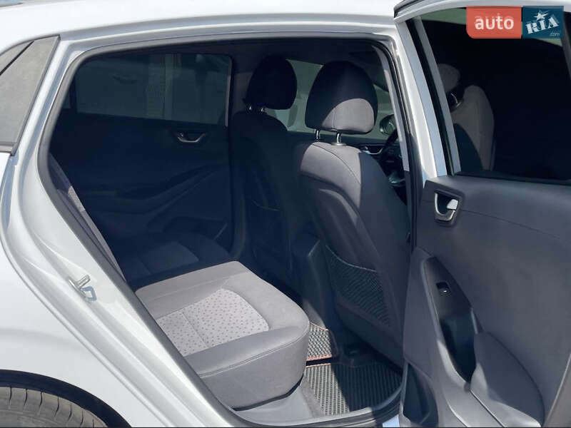 Хетчбек Hyundai Ioniq 2019 в Києві фото 25 Хетчбек Hyundai Ioniq 2019 в Києві