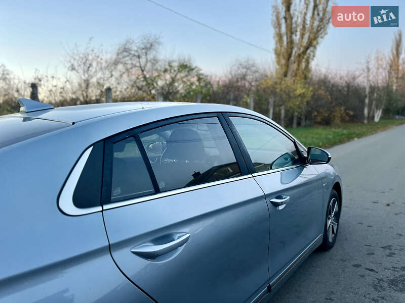 Хэтчбек Hyundai Ioniq 2016 в Владимире