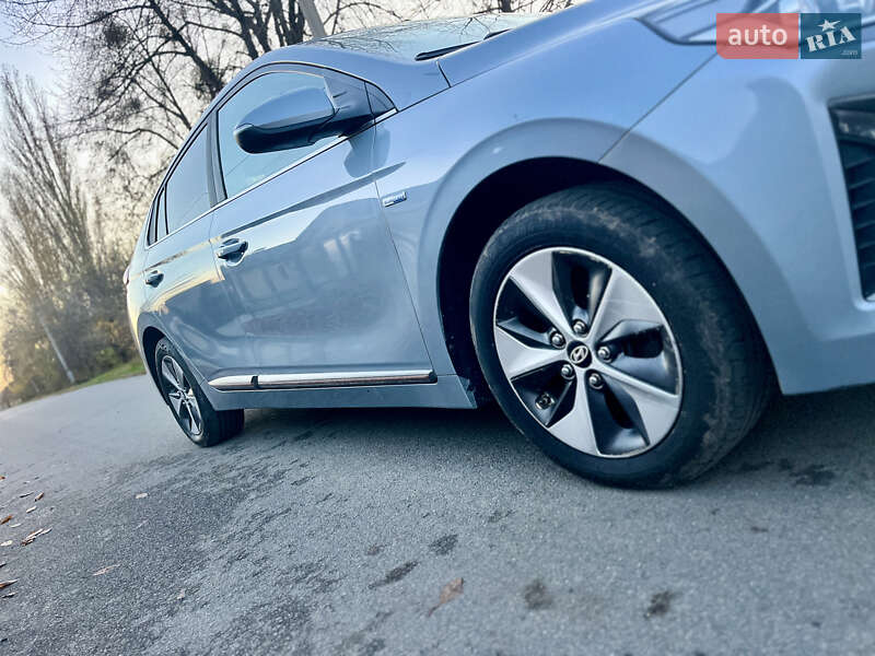 Хэтчбек Hyundai Ioniq 2016 в Владимире