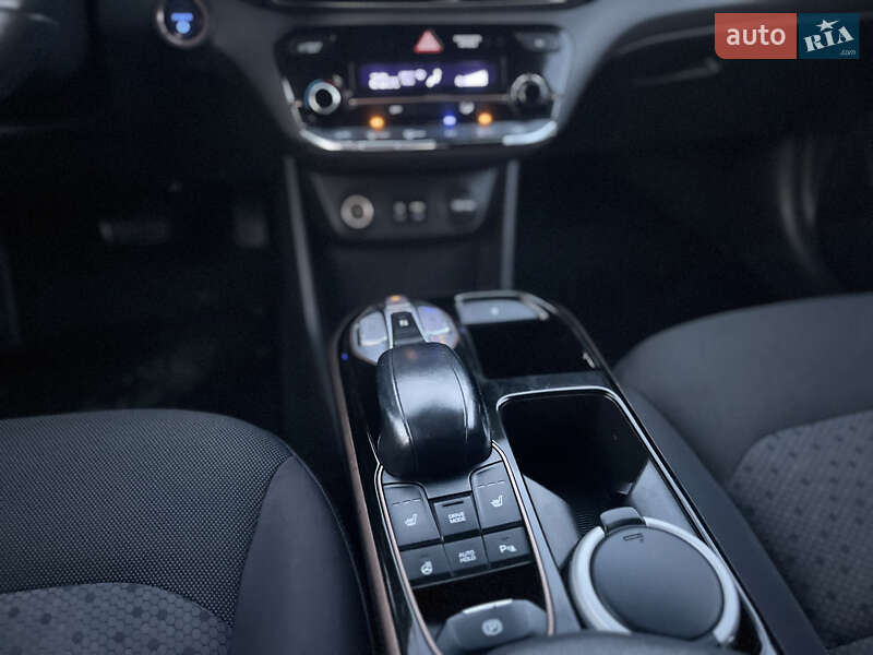 Хэтчбек Hyundai Ioniq 2016 в Владимире