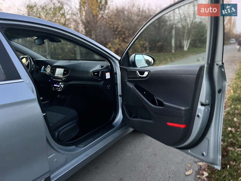 Хэтчбек Hyundai Ioniq 2016 в Владимире